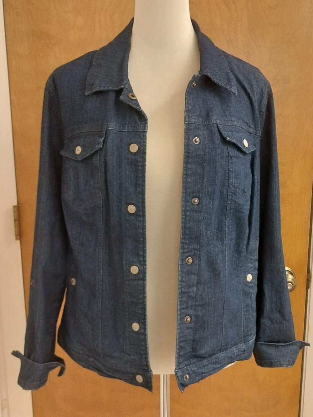 LIVE A LITTLE SNAP FRONT DENIM SIZE L JACKET WITH ROLL UP TAB SLEEVES
